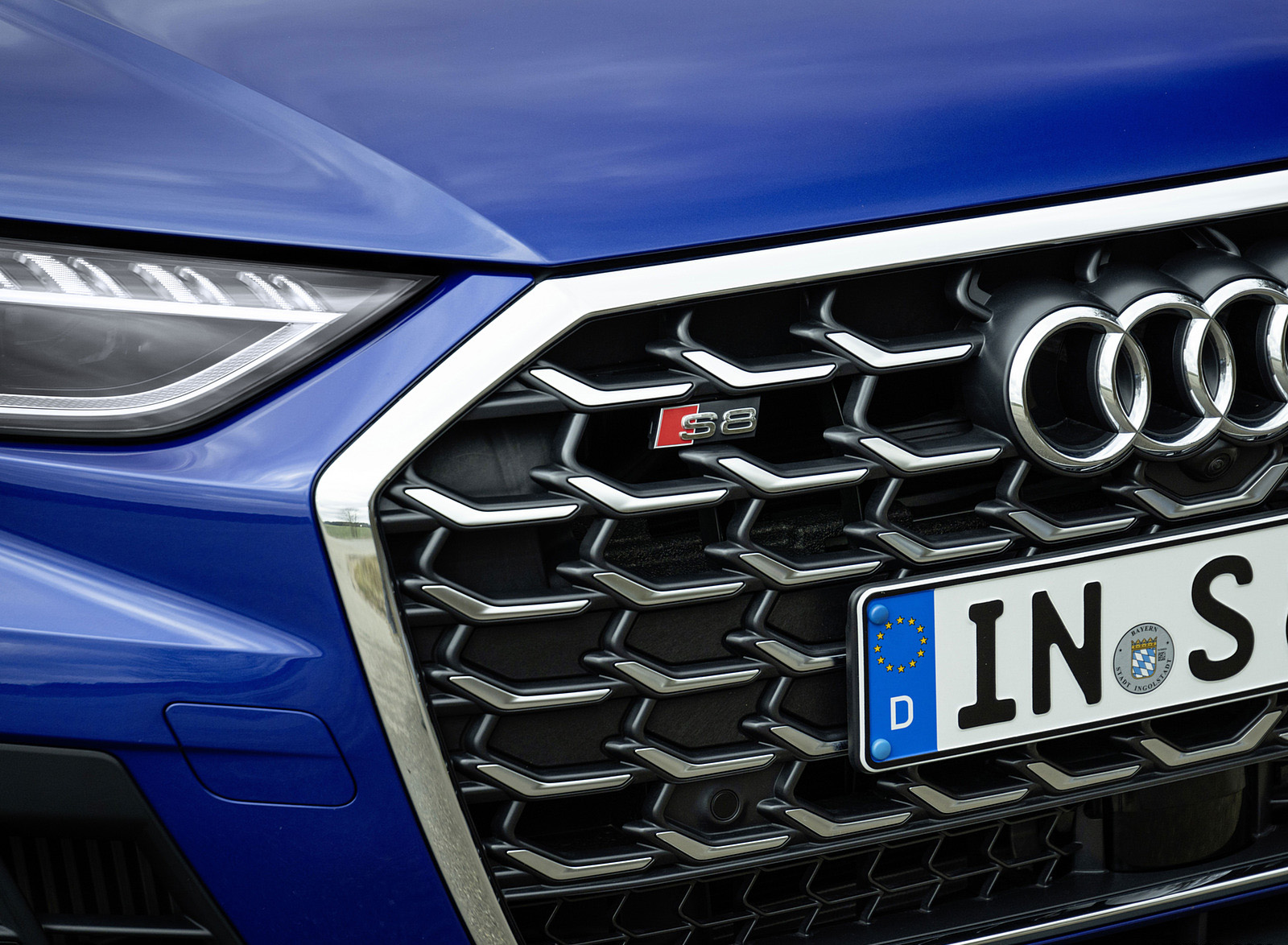 2022 Audi S8 (Color: Ultra Blue) Grille Wallpapers  #26 of 53