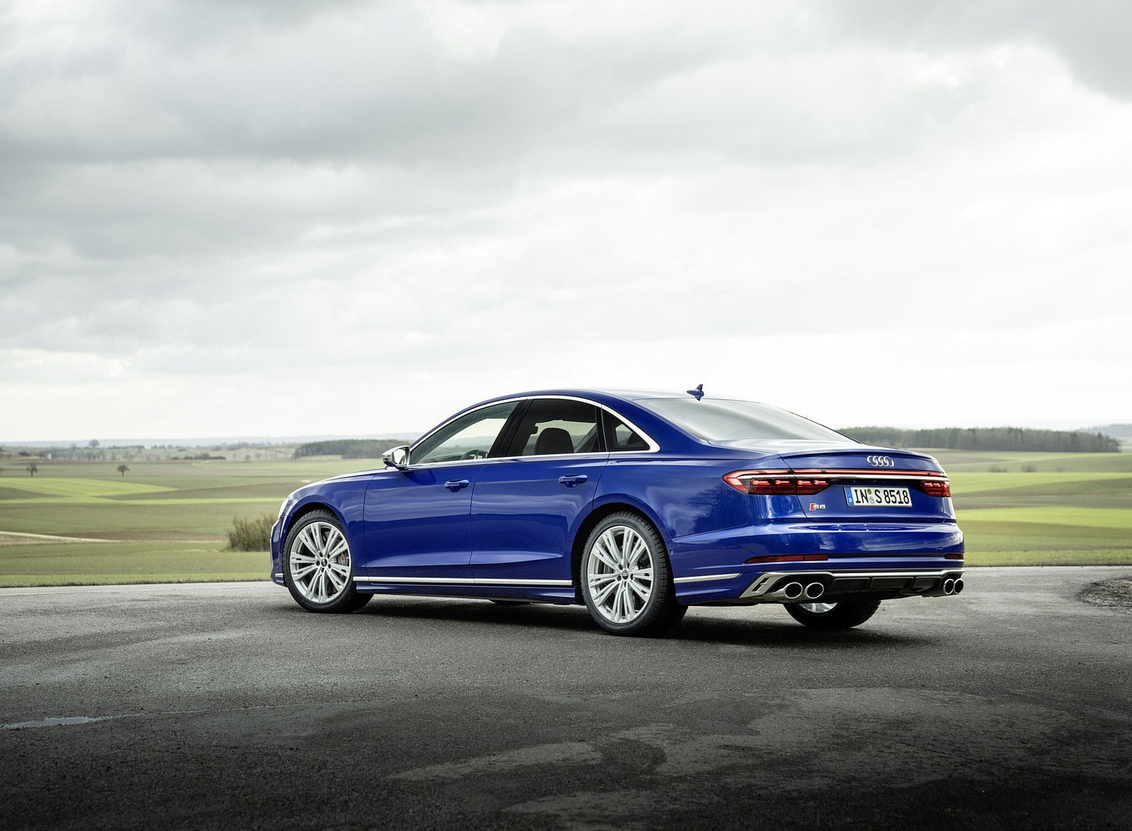 2022 Audi S8 (Color: Ultra Blue) Rear Three-Quarter Wallpapers  (8)