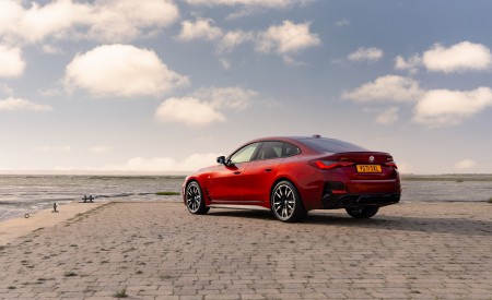 2022 BMW M440i xDrive Gran Coupé (UK-Spec) Rear Three-Quarter Wallpapers 450x275 (14)