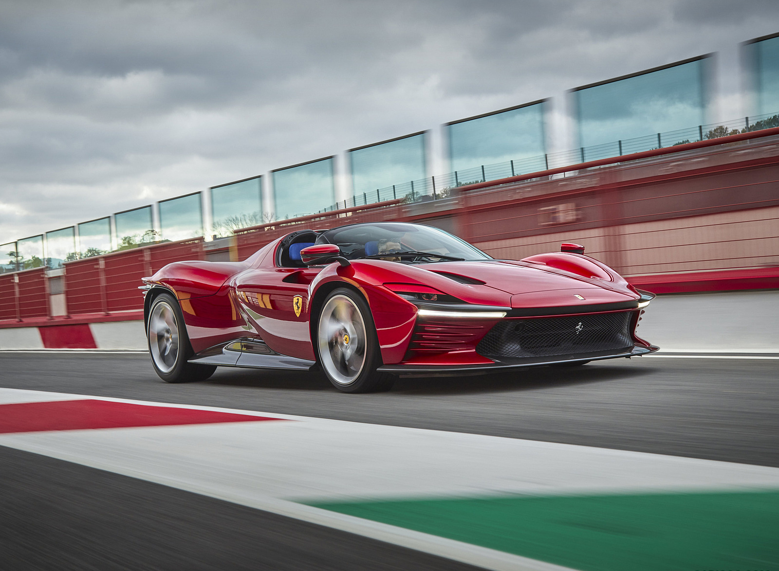 2022 Ferrari Daytona SP3 Front Three-Quarter Wallpapers (2)