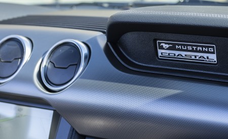 2022 Ford Mustang Coastal Limited Edition Interior Detail Wallpapers 450x275 (14)