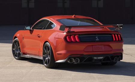 2022 Ford Mustang Shelby GT500 Rear Three-Quarter Wallpapers 450x275 (8)