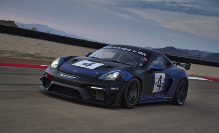 2022 Porsche 718 Cayman GT4 RS Clubsport Front Three-Quarter Wallpapers 450x275 (9)