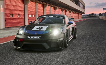 2022 Porsche 718 Cayman GT4 RS Clubsport Front Wallpapers 450x275 (12)