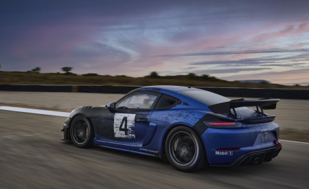 2022 Porsche 718 Cayman GT4 RS Clubsport Rear Three-Quarter Wallpapers 450x275 (14)