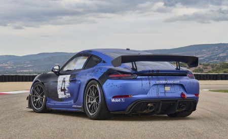 2022 Porsche 718 Cayman GT4 RS Clubsport Rear Three-Quarter Wallpapers 450x275 (18)