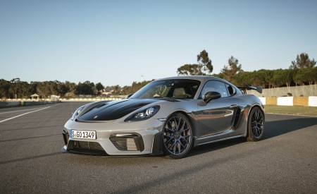 2022 Porsche 718 Cayman GT4 RS (Color: Arctic Grey) Front Three-Quarter Wallpapers 450x275 (117)