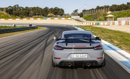 2022 Porsche 718 Cayman GT4 RS (Color: Arctic Grey) Rear Wallpapers 450x275 (107)