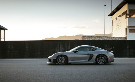 2022 Porsche 718 Cayman GT4 RS (Color: Arctic Grey) Side Wallpapers 450x275 (127)