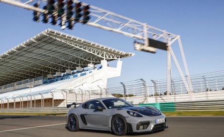 2022 Porsche 718 Cayman GT4 RS (Color: GT Silver Metallic) Front Three-Quarter Wallpapers 450x275 (268)