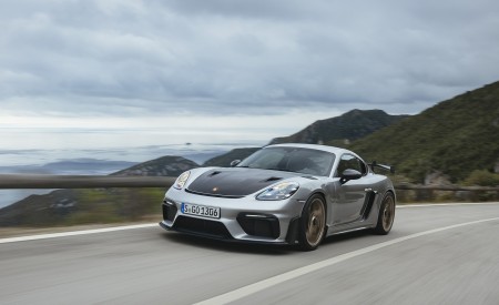 2022 Porsche 718 Cayman GT4 RS (Color: GT Silver Metallic) Front Three-Quarter Wallpapers 450x275 (265)
