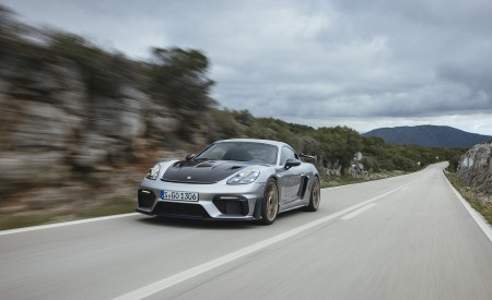 2022 Porsche 718 Cayman GT4 RS (Color: GT Silver Metallic) Front Three-Quarter Wallpapers 450x275 (260)