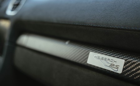 2022 Porsche 718 Cayman GT4 RS (Color: GT Silver Metallic) Interior Detail Wallpapers 450x275 (324)
