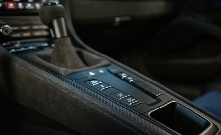 2022 Porsche 718 Cayman GT4 RS (Color: GT Silver Metallic) Interior Detail Wallpapers 450x275 (321)