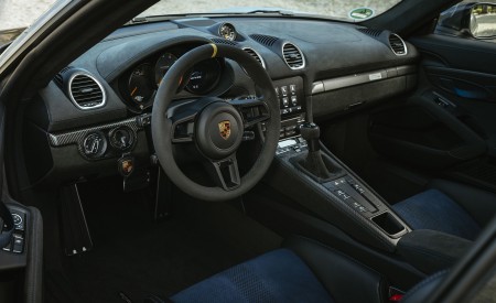 2022 Porsche 718 Cayman GT4 RS (Color: GT Silver Metallic) Interior Wallpapers 450x275 (318)