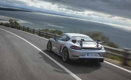 2022 Porsche 718 Cayman GT4 RS (Color: GT Silver Metallic) Rear Three-Quarter Wallpapers 450x275 (252)