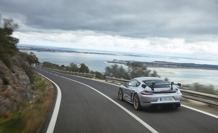 2022 Porsche 718 Cayman GT4 RS (Color: GT Silver Metallic) Rear Three-Quarter Wallpapers 450x275 (255)