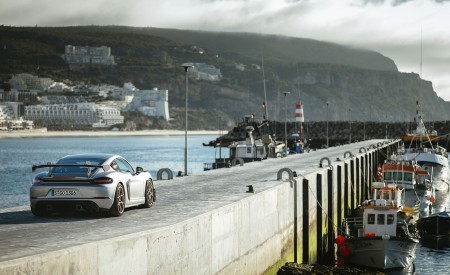 2022 Porsche 718 Cayman GT4 RS (Color: GT Silver Metallic) Rear Wallpapers 450x275 (283)