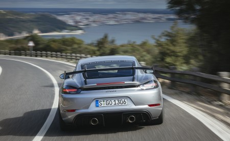 2022 Porsche 718 Cayman GT4 RS (Color: GT Silver Metallic) Rear Wallpapers 450x275 (263)