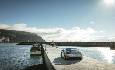 2022 Porsche 718 Cayman GT4 RS (Color: GT Silver Metallic) Rear Wallpapers 450x275 (281)