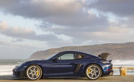 2022 Porsche 718 Cayman GT4 RS (Color: Gentian Blue Metallic) Side Wallpapers 450x275 (78)