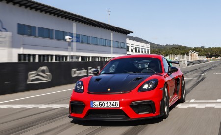 2022 Porsche 718 Cayman GT4 RS (Color: Guards Red) Front Wallpapers 450x275 (12)