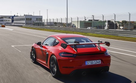 2022 Porsche 718 Cayman GT4 RS (Color: Guards Red) Rear Three-Quarter Wallpapers 450x275 (7)