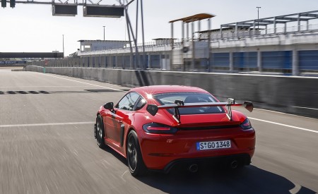 2022 Porsche 718 Cayman GT4 RS (Color: Guards Red) Rear Wallpapers 450x275 (14)