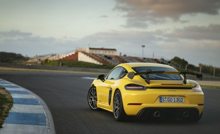 2022 Porsche 718 Cayman GT4 RS (Color: Racing Yellow) Rear Three-Quarter Wallpapers  450x275 (202)