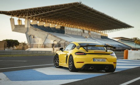 2022 Porsche 718 Cayman GT4 RS (Color: Racing Yellow) Rear Three-Quarter Wallpapers 450x275 (198)