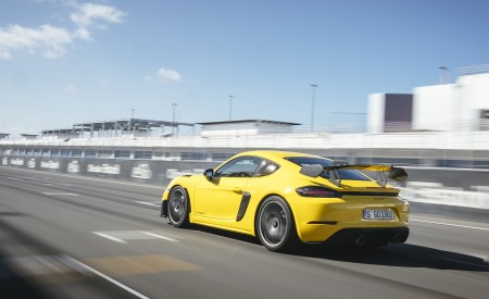 2022 Porsche 718 Cayman GT4 RS (Color: Racing Yellow) Rear Three-Quarter Wallpapers 450x275 (182)