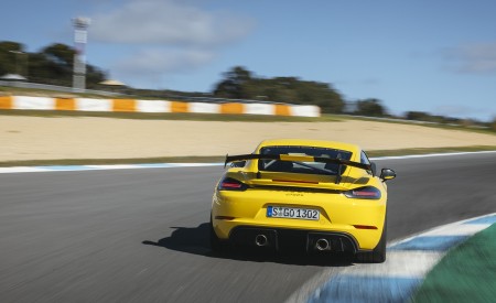 2022 Porsche 718 Cayman GT4 RS (Color: Racing Yellow) Rear Wallpapers 450x275 (186)