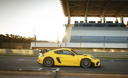 2022 Porsche 718 Cayman GT4 RS (Color: Racing Yellow) Side Wallpapers 450x275 (195)