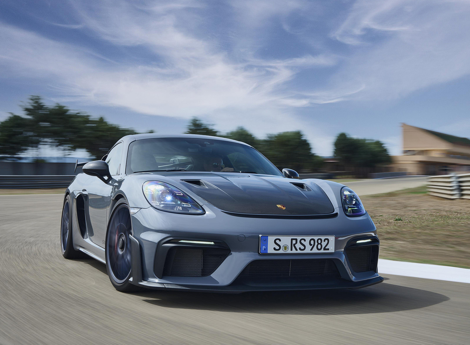 2022 Porsche 718 Cayman GT4 RS Front Three-Quarter Wallpapers (3)