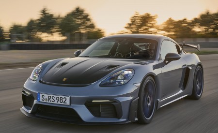 2022 Porsche 718 Cayman GT4 RS Front Three-Quarter Wallpapers 450x275 (347)