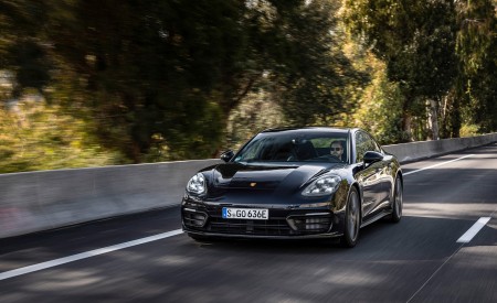 2022 Porsche Panamera 4 E-Hybrid Platinum Edition (Color: Jet Black Metallic) Front Wallpapers 450x275 (8)