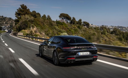 2022 Porsche Panamera 4 E-Hybrid Platinum Edition (Color: Jet Black Metallic) Rear Three-Quarter Wallpapers 450x275 (2)
