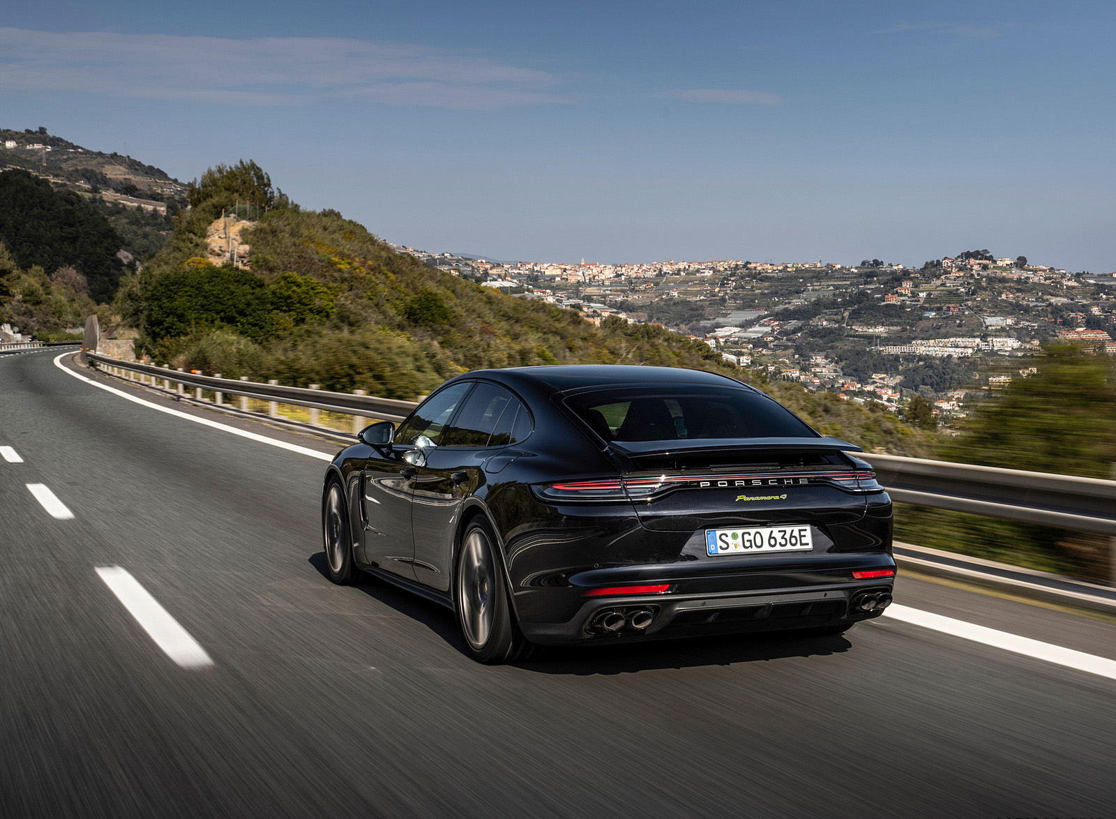 2022 Porsche Panamera 4 E-Hybrid Platinum Edition (Color: Jet Black Metallic) Rear Wallpapers (5)