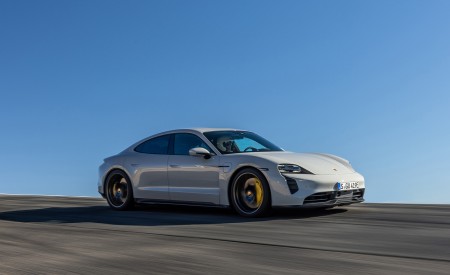 2022 Porsche Taycan GTS (Color: Crayon) Front Three-Quarter Wallpapers 450x275 (66)