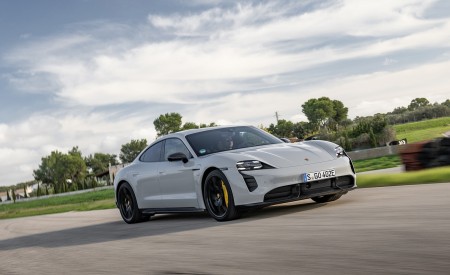 2022 Porsche Taycan GTS (Color: Crayon) Front Three-Quarter Wallpapers 450x275 (17)