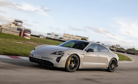 2022 Porsche Taycan GTS (Color: Crayon) Front Three-Quarter Wallpapers 450x275 (10)