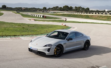 2022 Porsche Taycan GTS (Color: Crayon) Front Three-Quarter Wallpapers 450x275 (24)