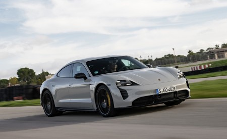2022 Porsche Taycan GTS (Color: Crayon) Front Three-Quarter Wallpapers 450x275 (3)