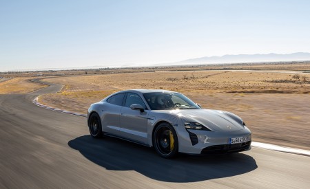 2022 Porsche Taycan GTS (Color: Crayon) Front Three-Quarter Wallpapers 450x275 (54)