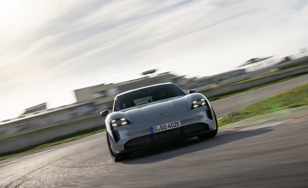 2022 Porsche Taycan GTS (Color: Crayon) Front Wallpapers  450x275 (15)