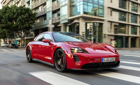 2022 Porsche Taycan GTS Sport Turismo (Color: Carmine Red) Front Three-Quarter Wallpapers 450x275 (156)