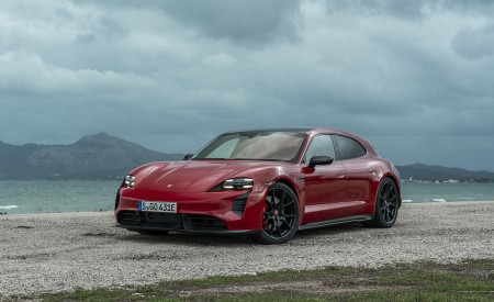 2022 Porsche Taycan GTS Sport Turismo (Color: Carmine Red) Front Three-Quarter Wallpapers 450x275 (114)