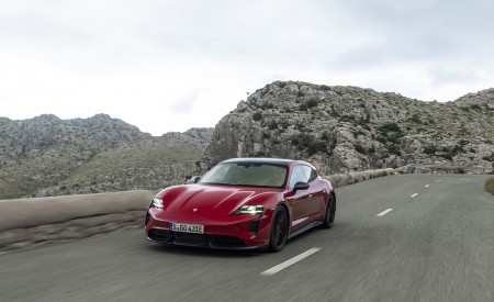2022 Porsche Taycan GTS Sport Turismo (Color: Carmine Red) Front Three-Quarter Wallpapers  450x275 (52)