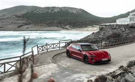2022 Porsche Taycan GTS Sport Turismo (Color: Carmine Red) Front Three-Quarter Wallpapers 450x275 (94)