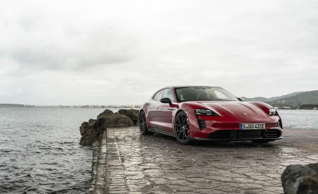 2022 Porsche Taycan GTS Sport Turismo (Color: Carmine Red) Front Three-Quarter Wallpapers  450x275 (83)